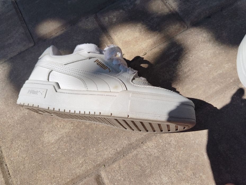 Adidași PUMA mărimea 35.5  (sunt purtați de câteva ori)