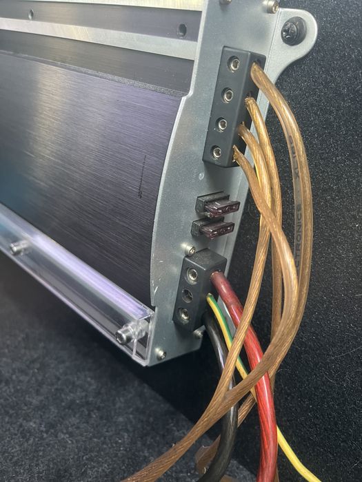 Sobwoofer Tub bass cu statie Clarion