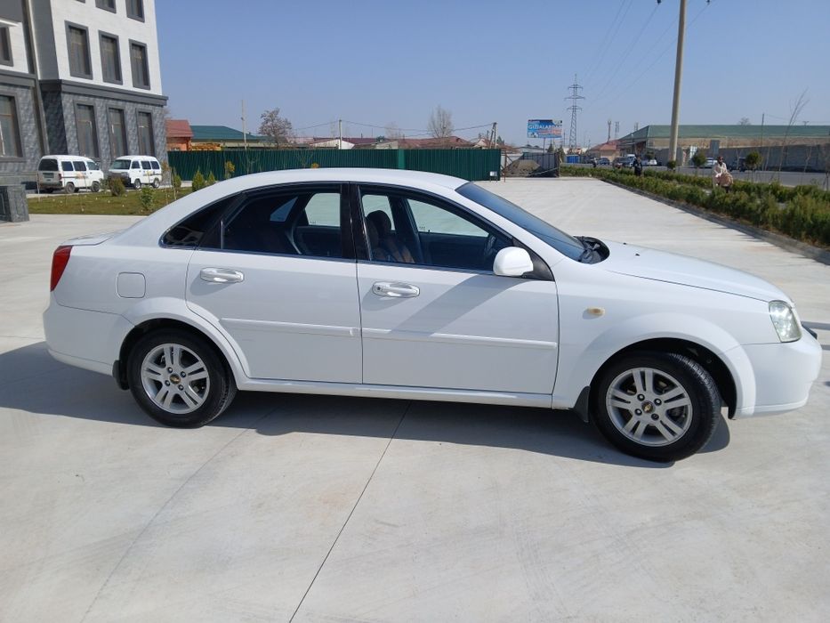 Lacetti tiniq 2012