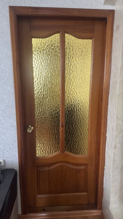 Продам межкомнатные деревянные двери