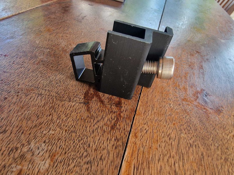 Скоби за монтаж на покрив