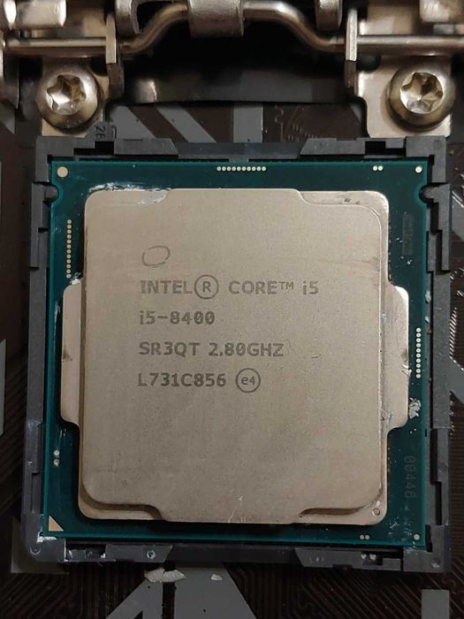 Intel i5 8400 + Gigabyte B365M DS3H + 16GB 2400Mhz CL17 Kingston KVR