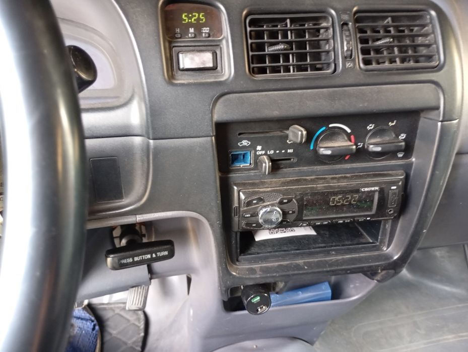 Тойота Хайлукс 2.4D