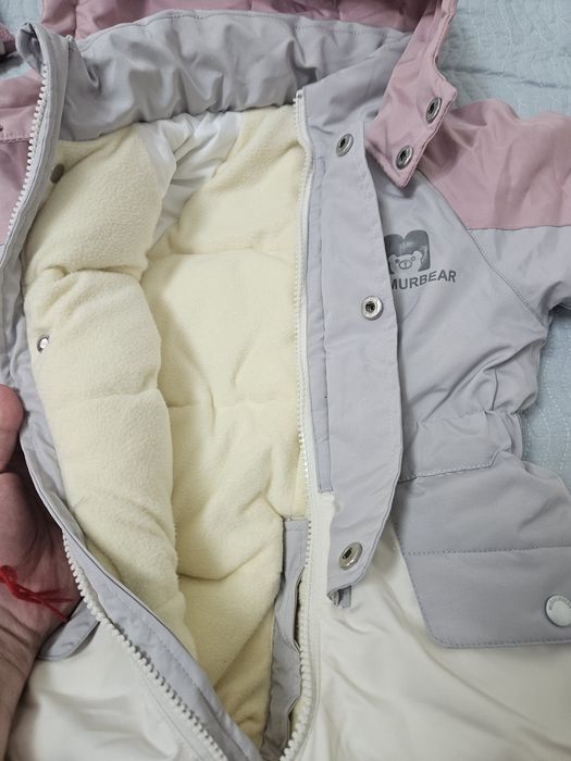 Продам детский зимний комбинезон для девочки