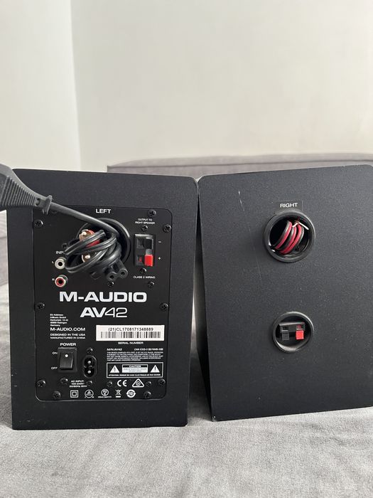 Студийные мониторы M-Audio AV42 (колонки)