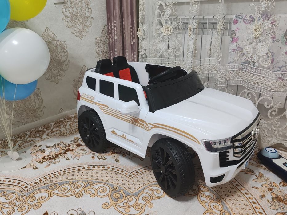 Детский электромобиль