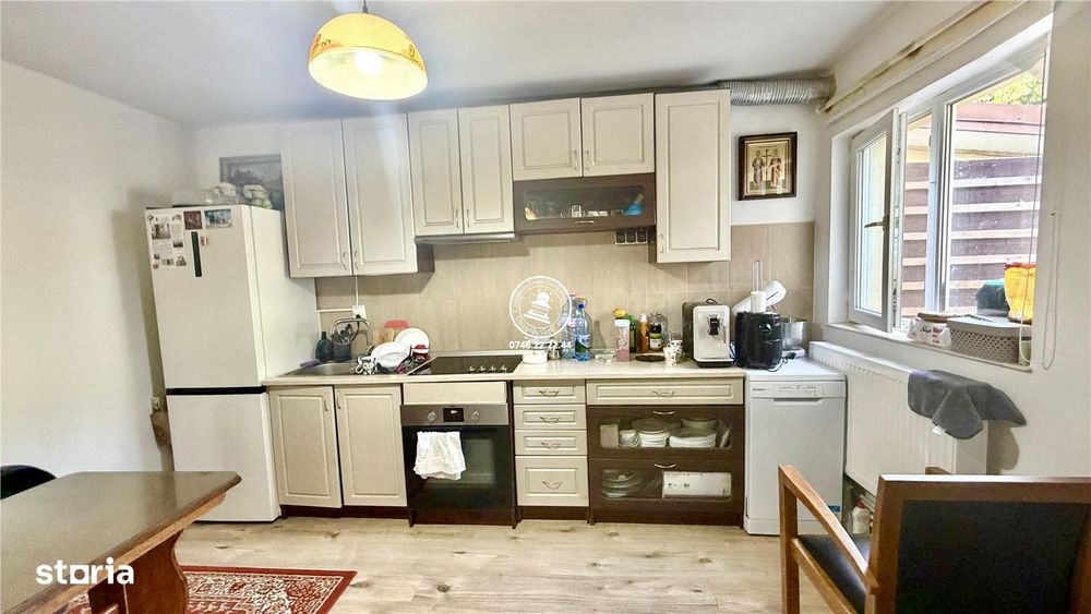 Vilă tip Duplex în Popricani • 5 Camere • Teren 460 mp