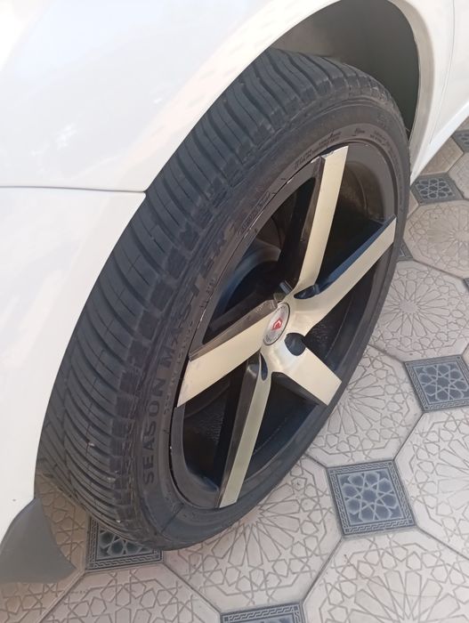 Продам Диски с Шынами R17