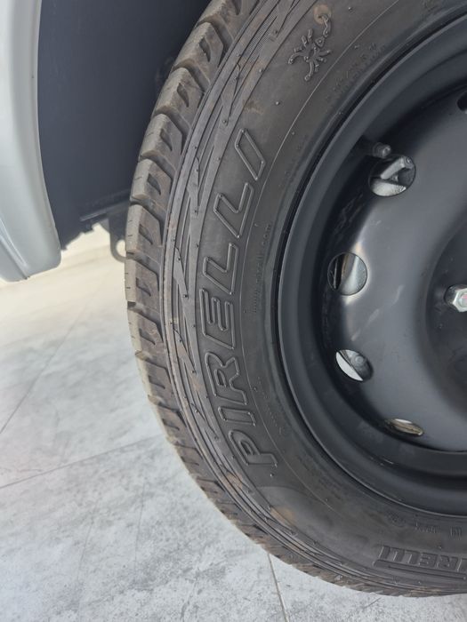 Продам летнее шины новые с  дисками