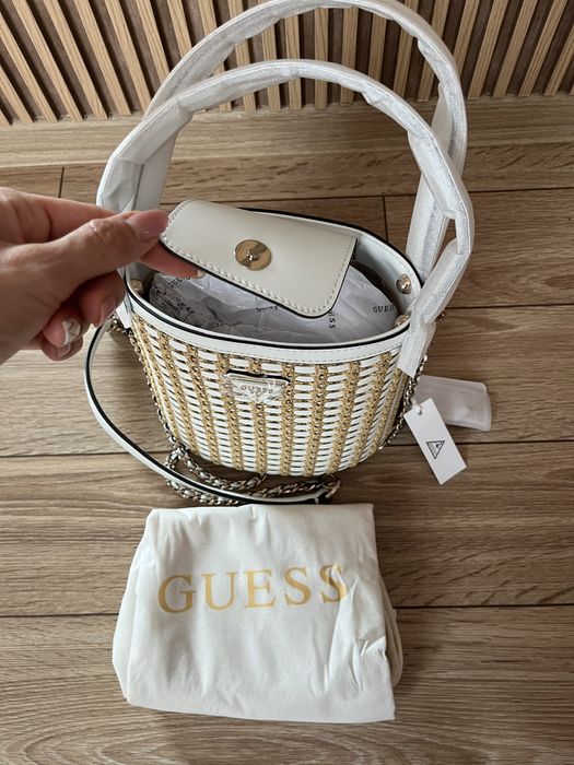 Дамска чанта Guess
