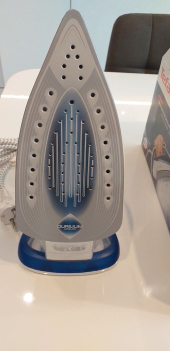 Чисто нова парна ютия Tefal