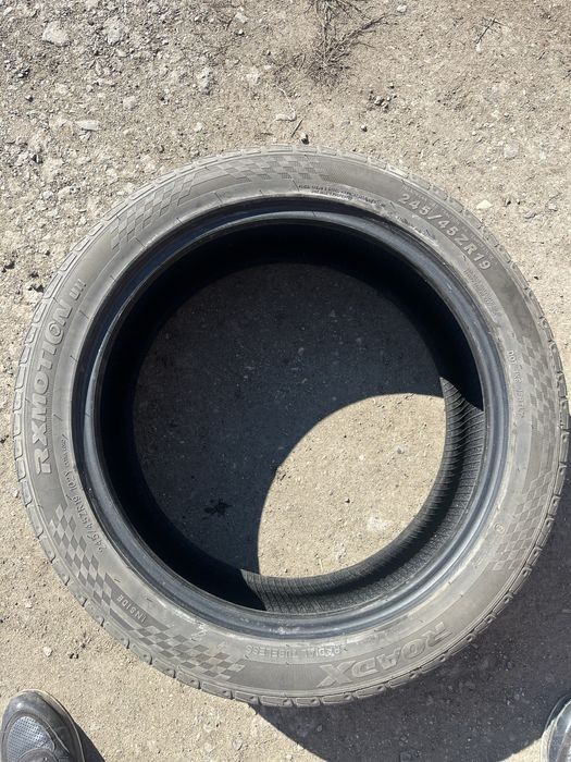 Продам летнюю резину 245/45/19