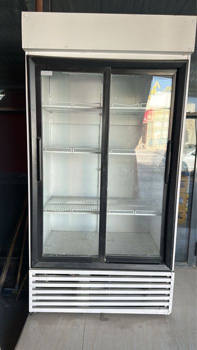 Холодильник для магазина
