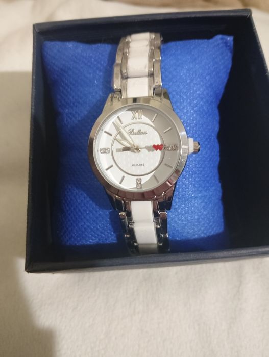 Дамски  часовник