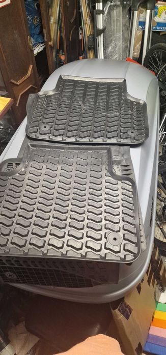 Audi Q7 -гумени стелки