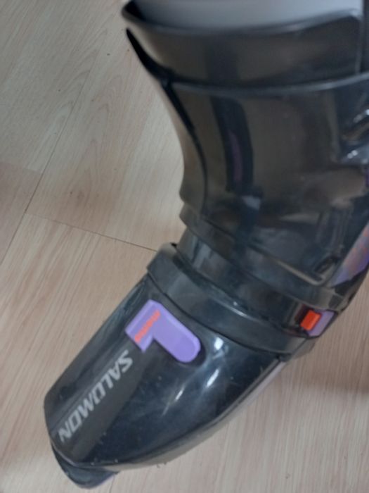 Продавам ски обувки Solomon