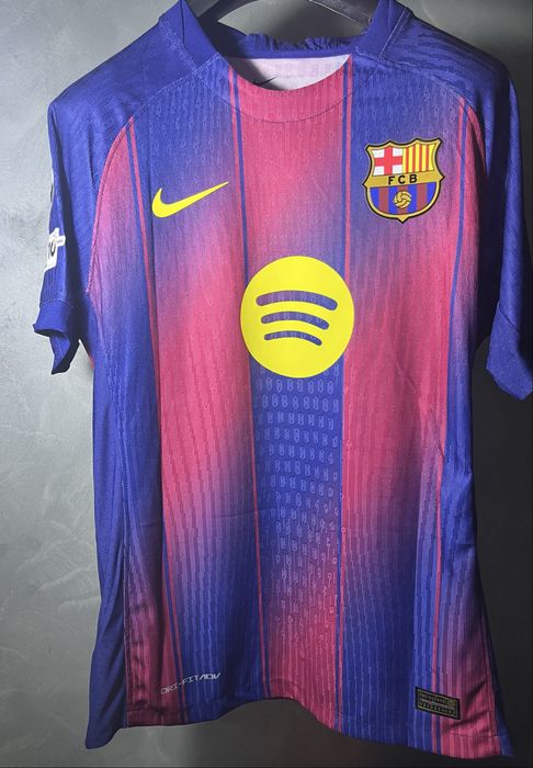 Футболна тениска на Барселона сезон 25/26