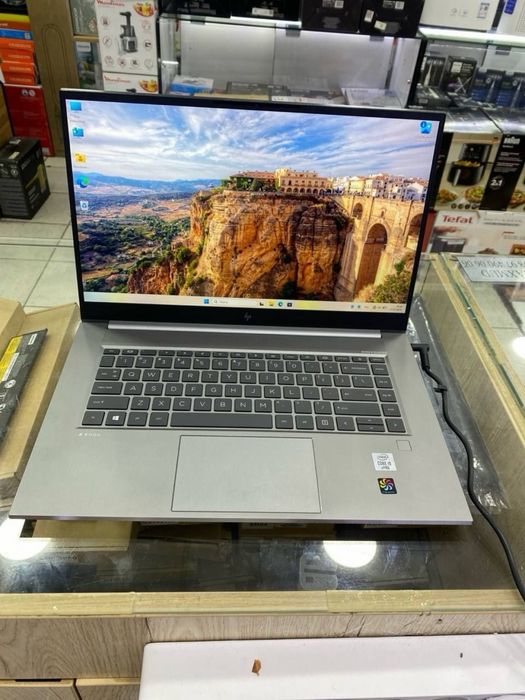 HP Zbook Core i9-10885H