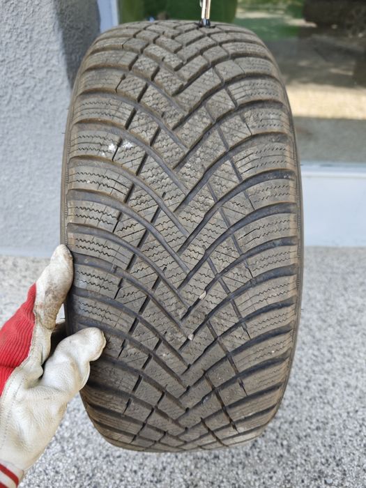 Една гума hankok winter icept rs3 225 50 17