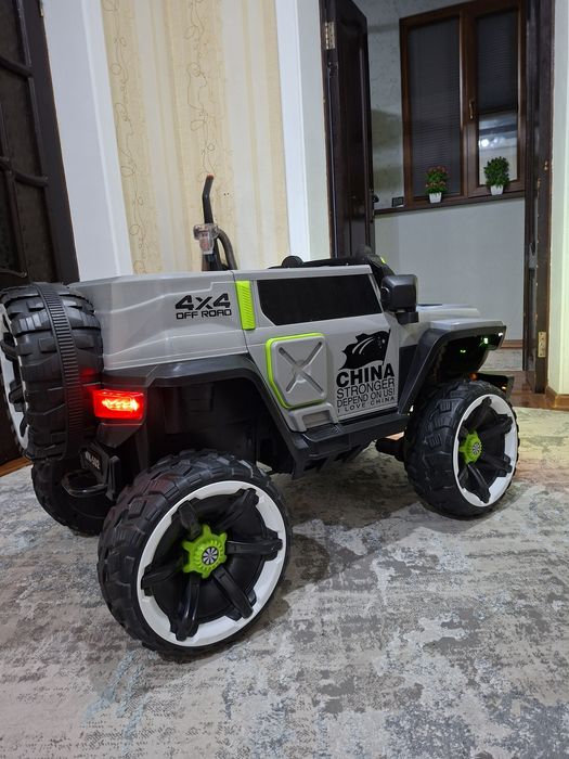 Baggi jeep болалар машинаси сотилади