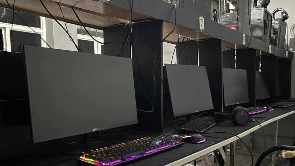 Game Club uchun 10 dona kompyuterlar stol stuli bilan sotiladi