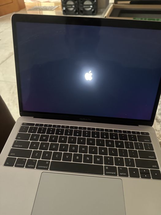 Apple Mackbook 2017-та
