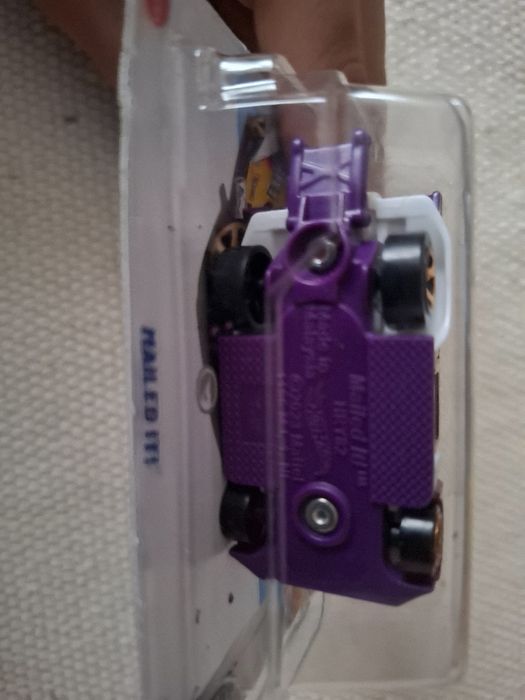 Vand colecție medie de mașinuțe hotwheels