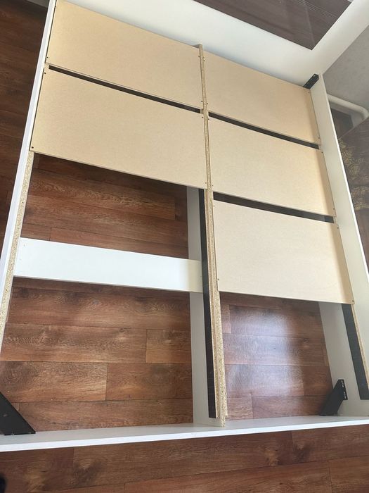 Продаю кровать двуспальная с матрасом