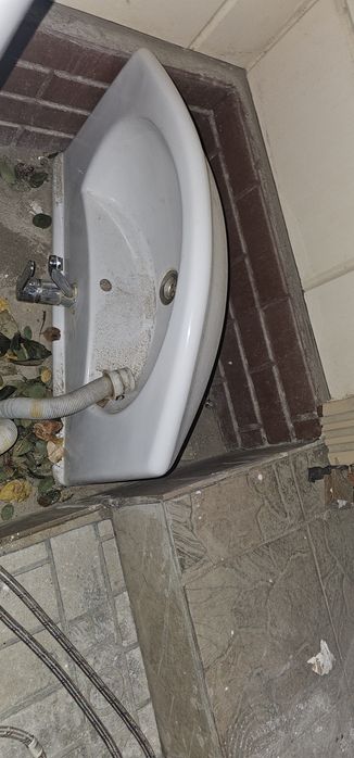 Продается туалет, с раковиной