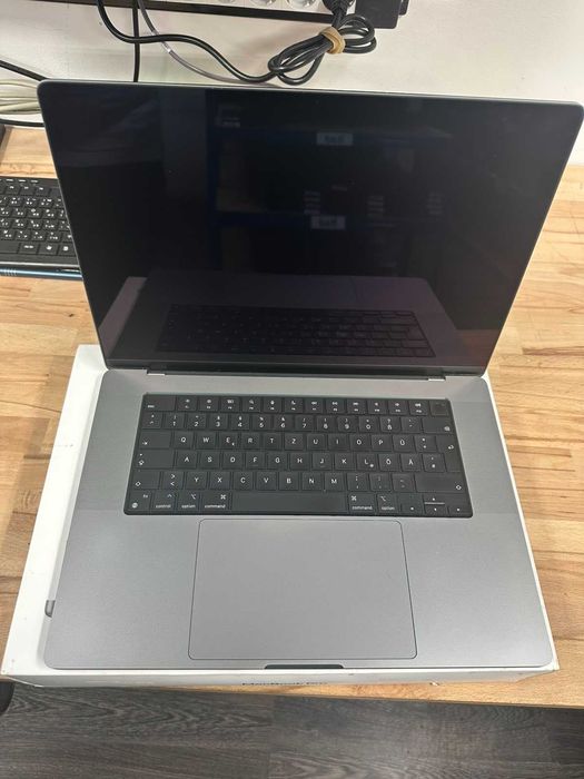 Apple MacBook Pro 16” M1 PRO A2485 16GB RAM 512GB SSD 16C GPU