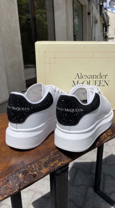 Alexander McQueen  дамски обувки с камъчета