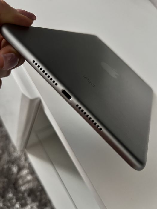 Tabletă iPad 4 mini de 32 GB 4G sim