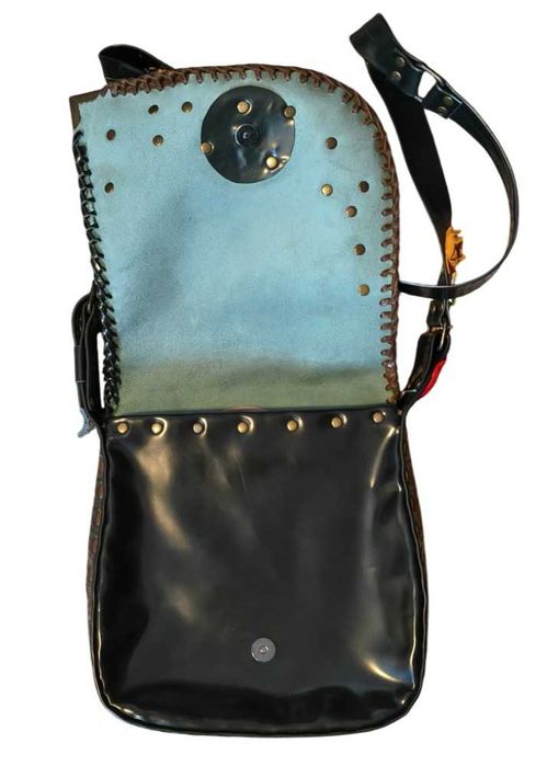 Vand poseta de dama lucrata manual, din piele naturala, neagra