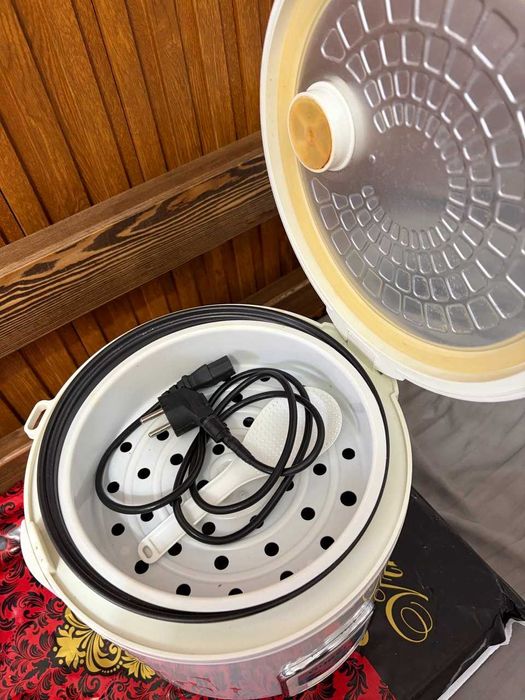 Рисоварка в хорошем состоянии