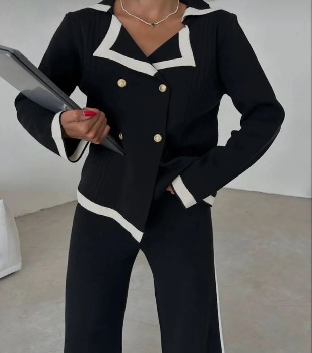 Стилен Дамски Комплект