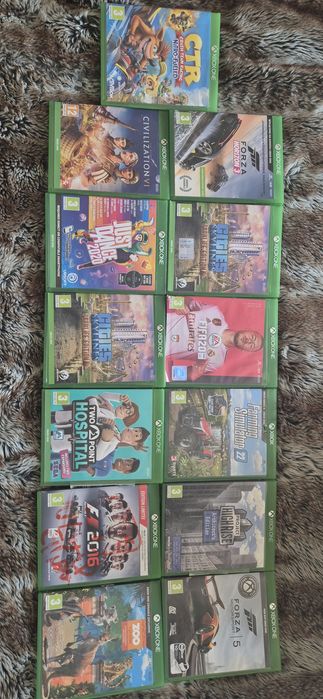 Vand X-box One S 1 TB plus 13 jocuri