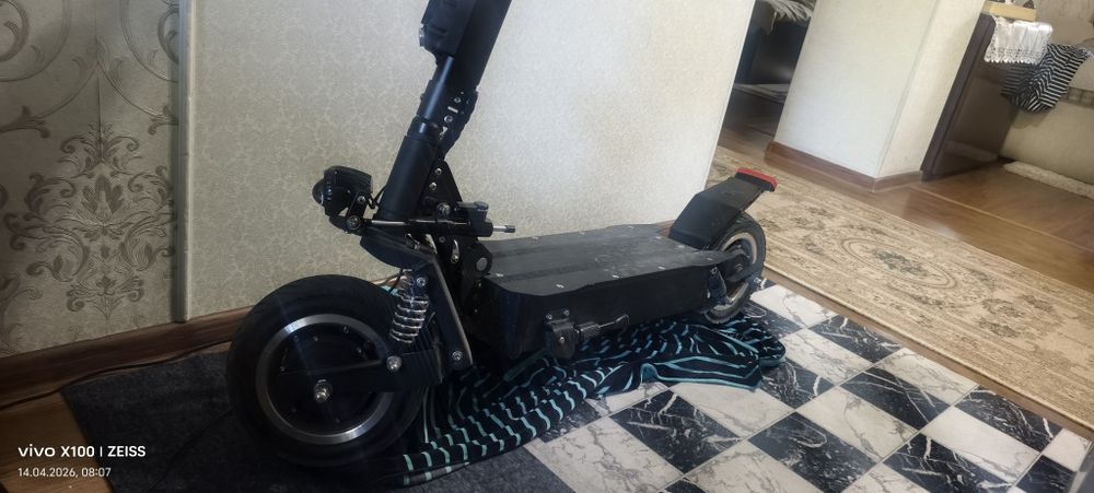 Электросамокат Genezis