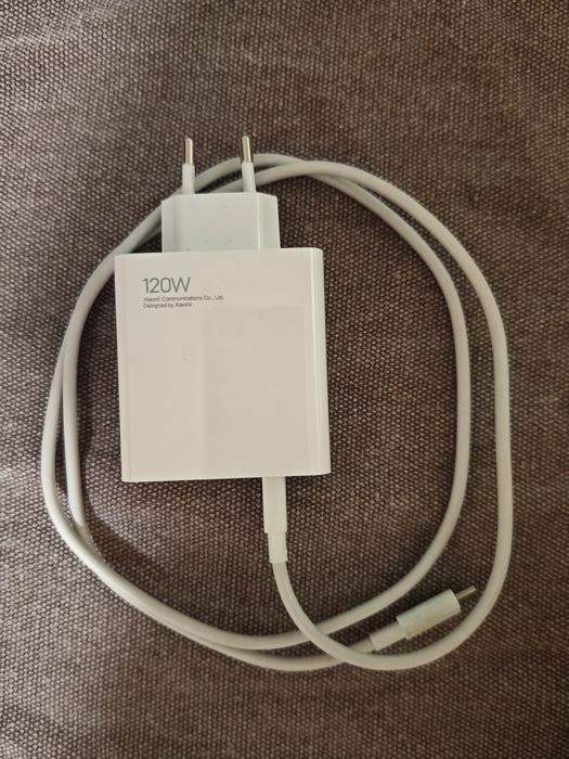 Vand huse iPhone, incarcator original Xiaomi 120W