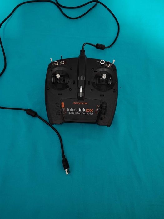 Spektrum Interlinked DX, controller simulator prin cablu USB. model SPMRFTX1