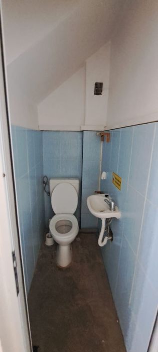 Spatiu de inchiriat 200 mp P+1 + curte 700 mp - Sos Alexandriei / Antiaeriana / Buc-Magurele (Clinica AIS) - 1760 euro