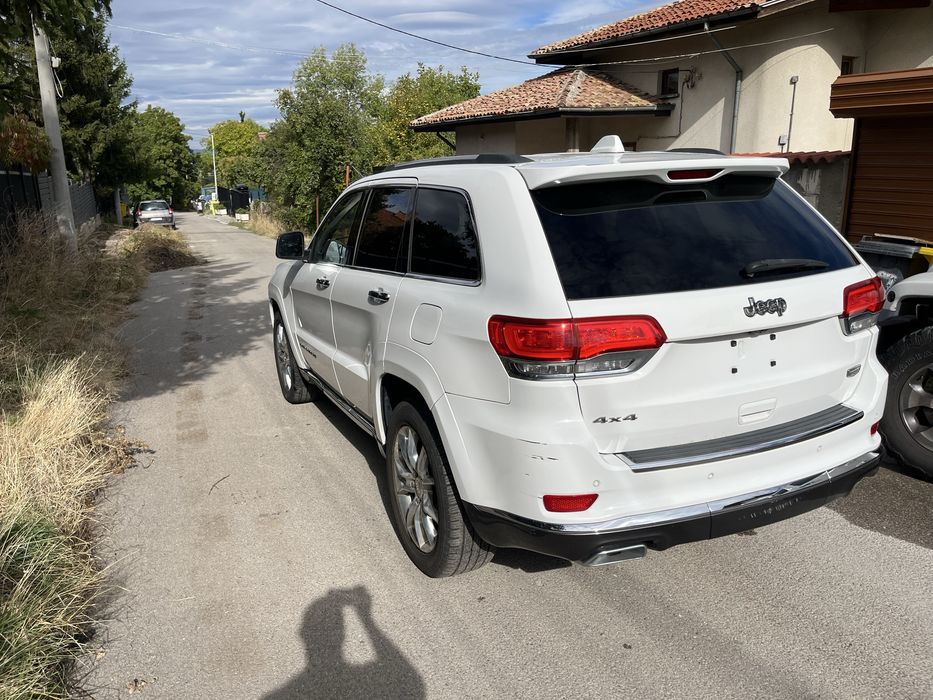Продавам grand cherokee wk2 3.6 Summit на части