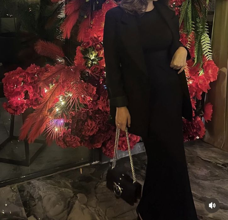 Продаю черное платье