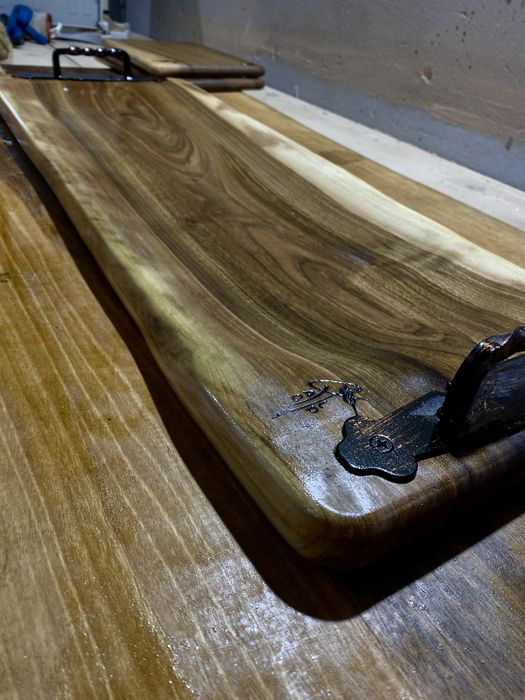 Platouri din lemn de nuc