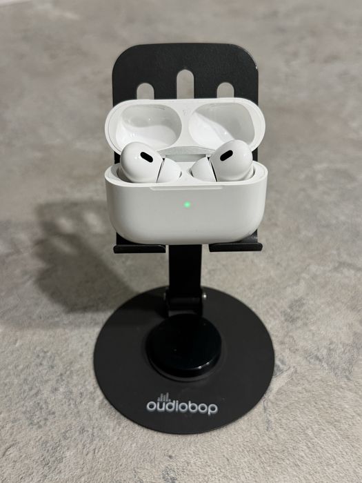 AirPods Pro 2 (Полный комплект + чехлы) — Отличное состояние!