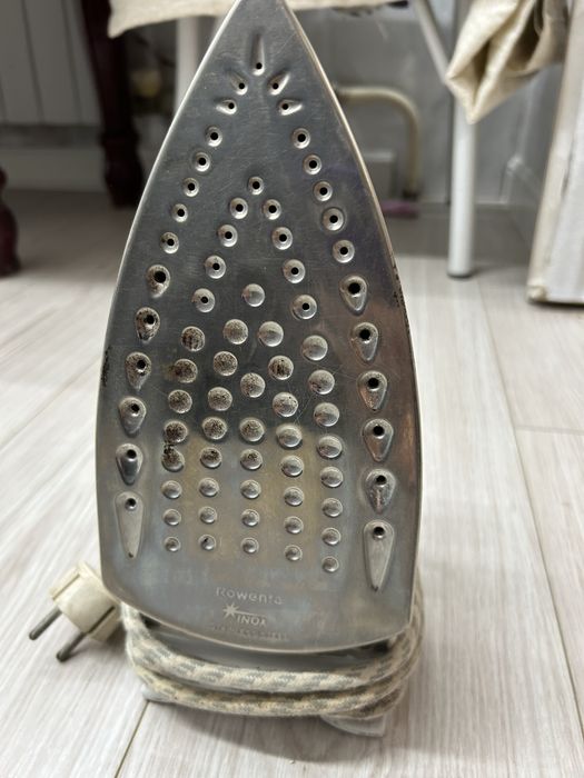 Продаю б/у утюг!!!