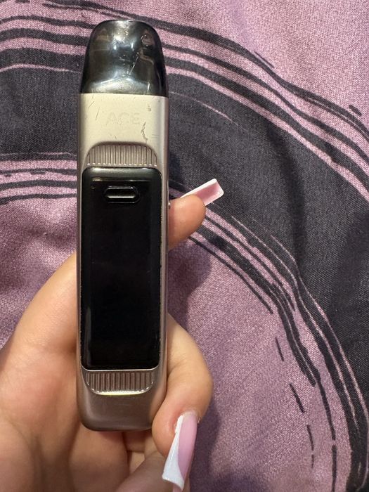 Țigară electronică (Vape) + aromă – pod schimbabil