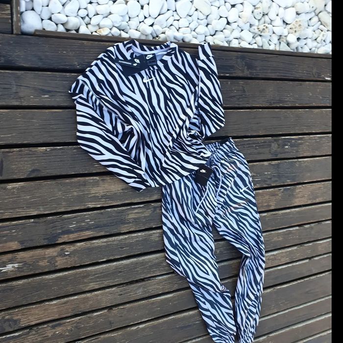 Дамско долнище суитър Nike размер М Л и XL висока талия