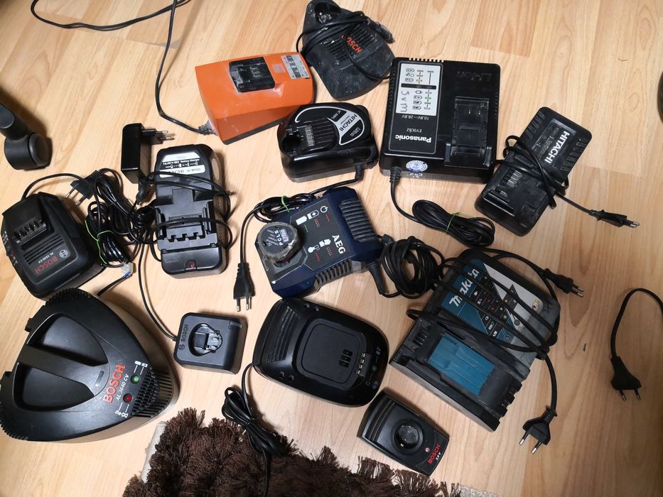 Зарядни и батерии за акумулаторни машини