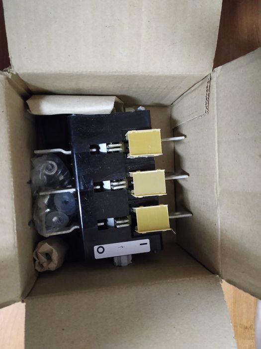 Выключатель-разьеденитель 250А