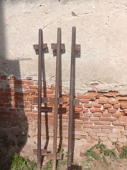 Stâlpi de gard la 2 m 12 buc